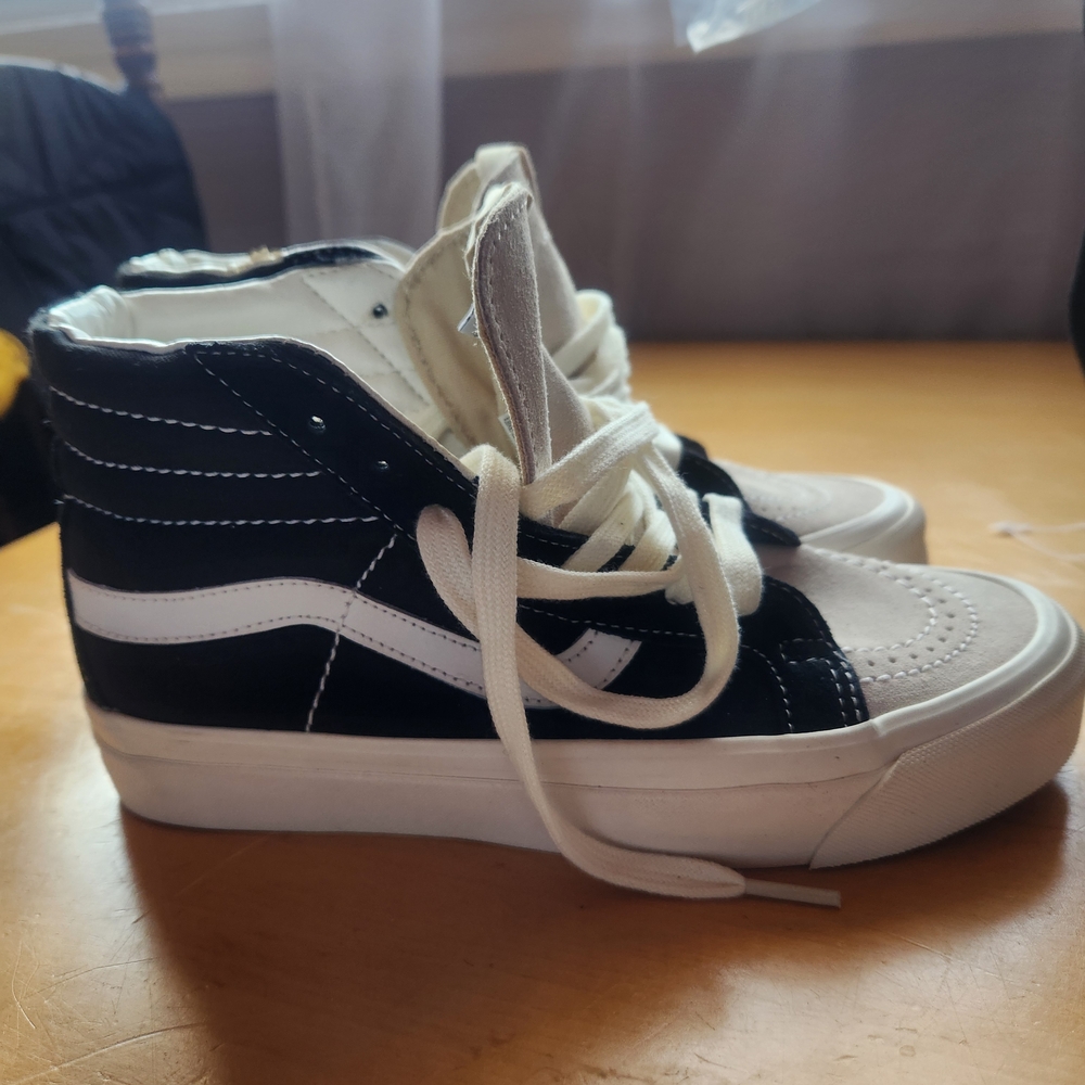 Vans Kids High-Top Sneakers - Black and Cream - Picture 2 of 4